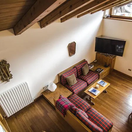 Lägenhet Comfort A Due Passi Dal Centro Cortina dʼAmpezzo